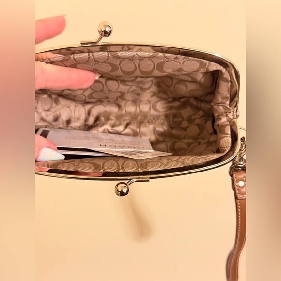 NWT Vintage Coach Soho Kisslock ran leather framed wristlet clutch purse - Picture 4 of 7
